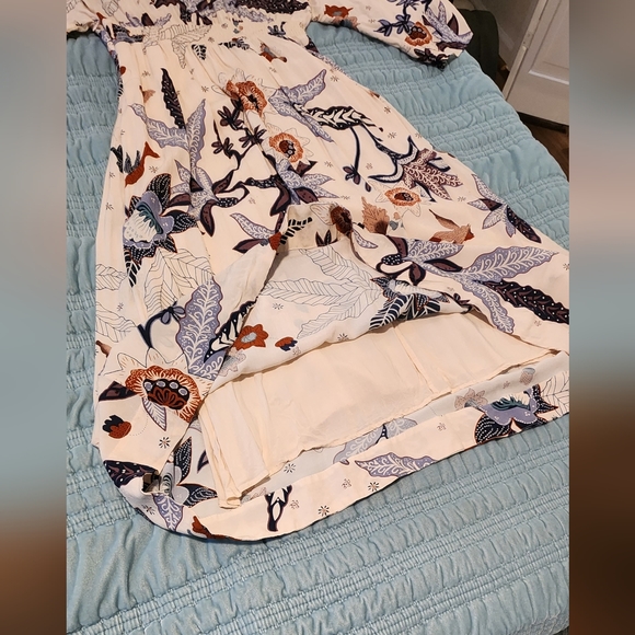 Caballero Deep V-Neck Floral Midi Dress Size Small - Picture 4 of 6